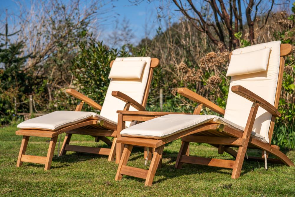 Deluxe Teak sun lounger couples set with cushions 6 2