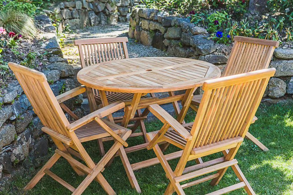1m Round Solid Teak Folding Table and Folding Arm Chair Patio Furniture Set