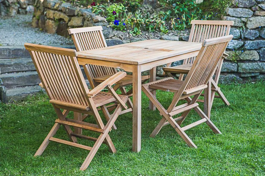 Solid Teak  Fixed 1.2m Rectangular Table and Folding Chair Combo Garden Table and Chair Set