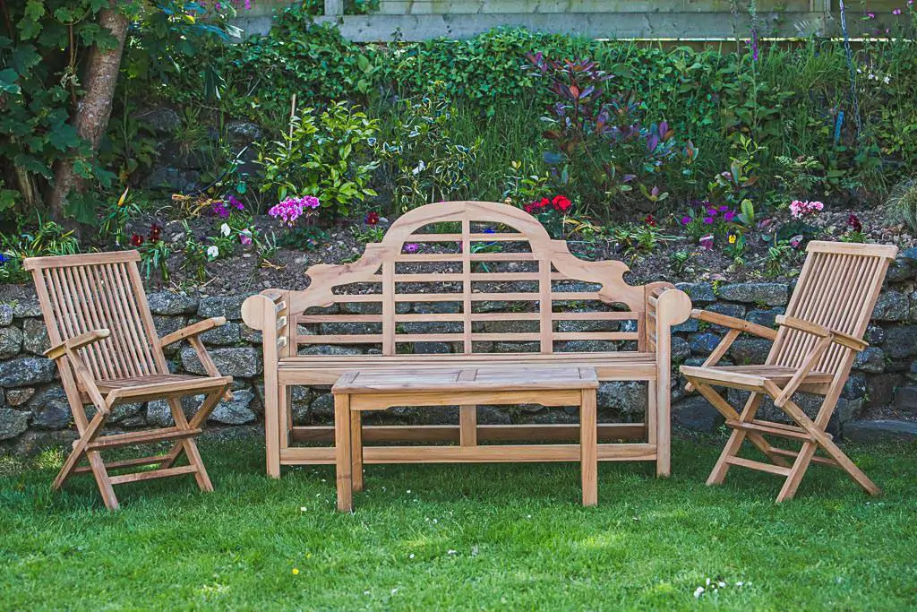 Solid Teak Outside Furniture Set – Lutyens Patio Bench, Folding Patio Arm Chairs and Rectangular Teak Coffee Table