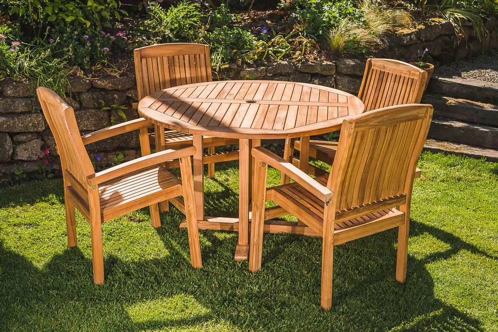 Chunky Teak 1.2m Round Pedestal Table And Stacking Chair set