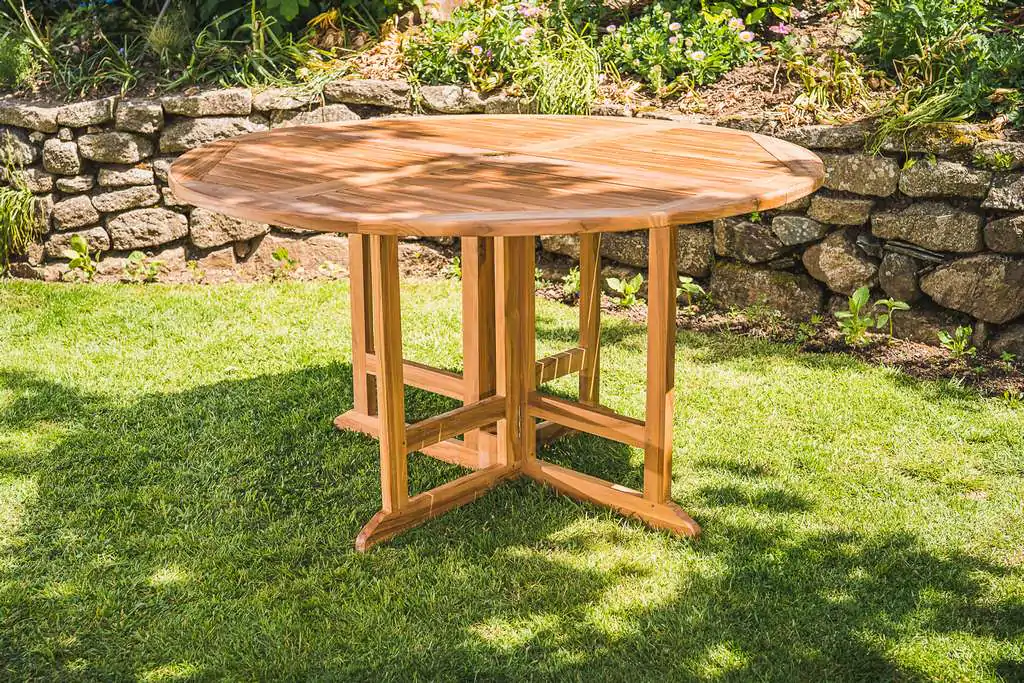Solid Teak Pedestal 1.4m Folding Table