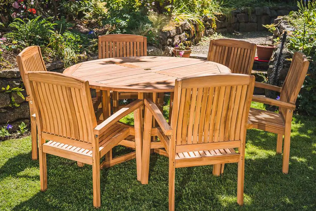 Solid Teak 1.4m Round Folding Pedestal and 6 Fixed Stacking Charlotte chairs