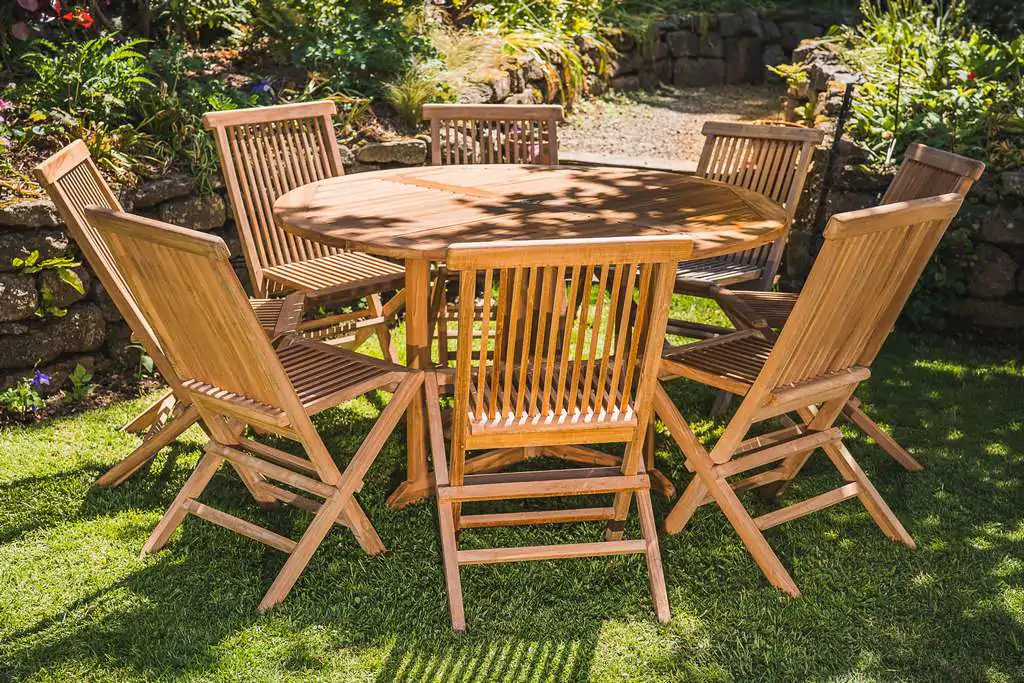 Teak Folding Pedestal Set 1.4m Circular Folding with 8 Folding Chairs