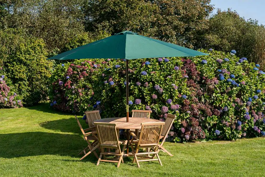 Octagonal 3.5m Wooden Outdoor Parasol – Dark Green
