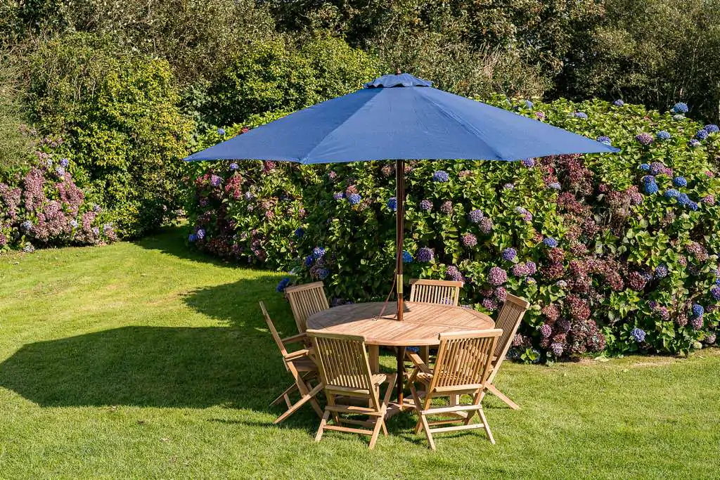 Octagonal 3.5m Wooden Garden Parasol – Navy Blue