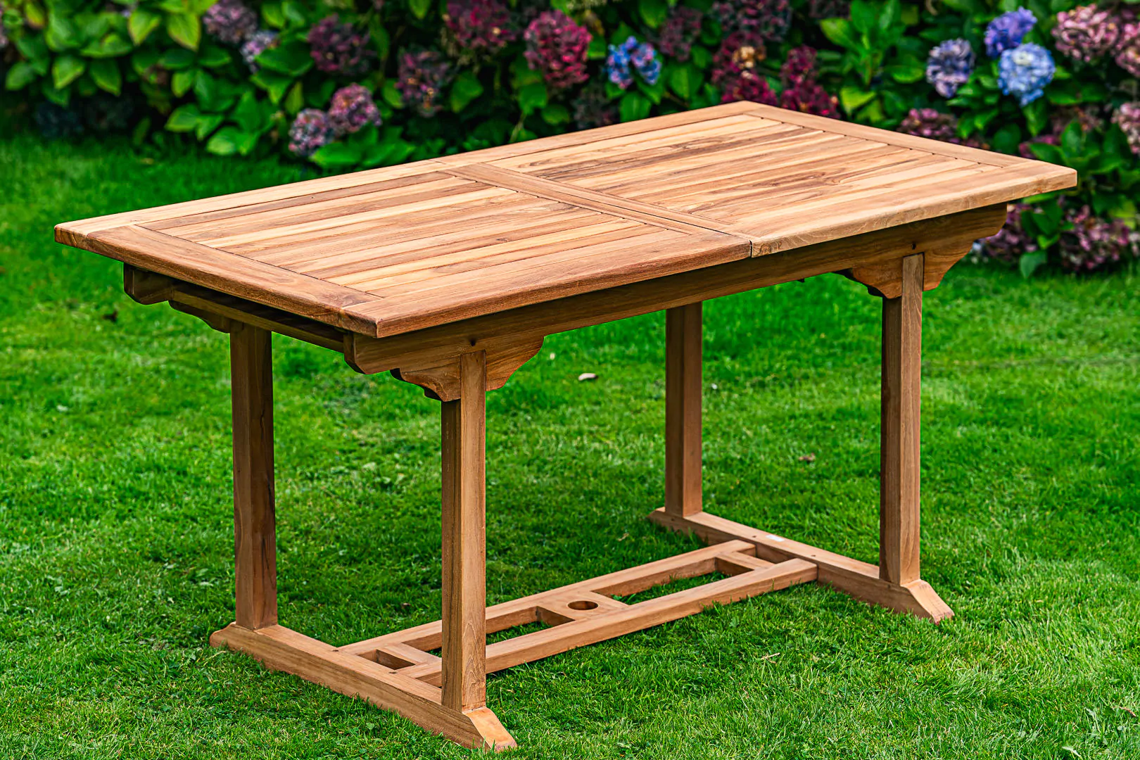 Extending 1.5m – 2.1m Solid Teak Table