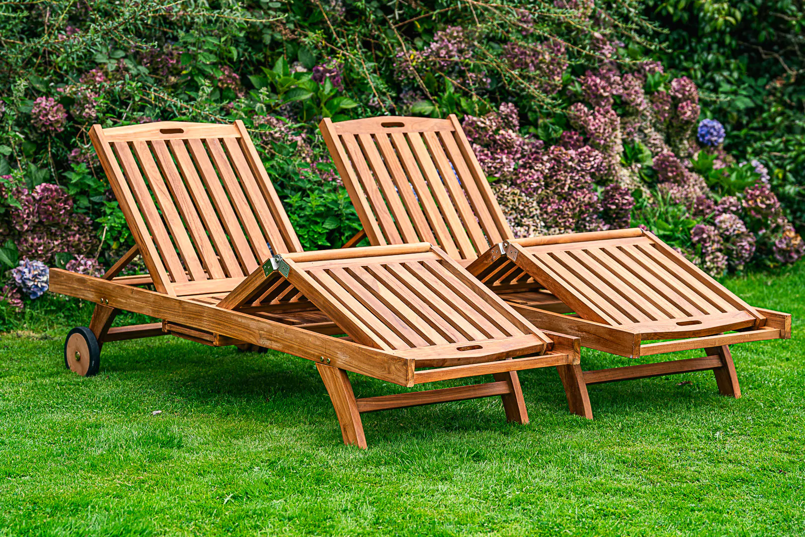 Sennen Solid Teak Sun lounger Relaxing Set
