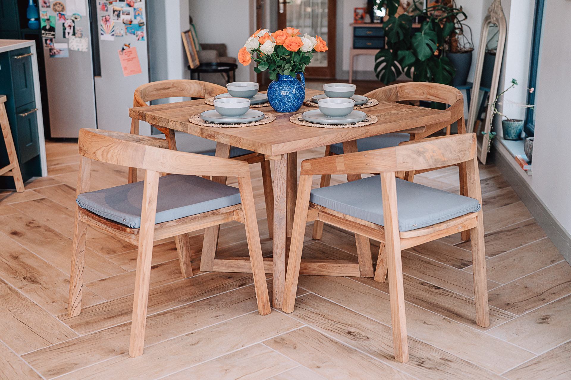 Lamorna Teak 1m Square Table and 4 Round Back Chairs with Grey Cushions