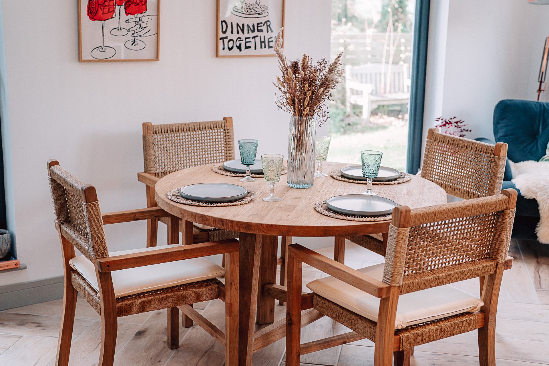 Treen 1.2m Circular Table and 4 Wicker Chairs Dining Set with Cream Cushions