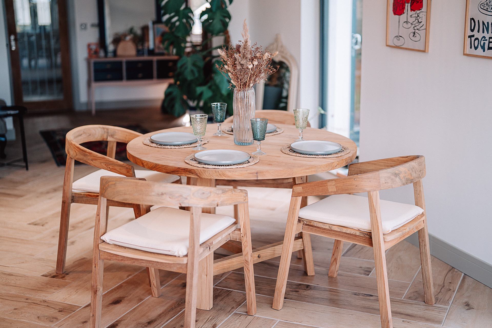Reclaimed Teak 1.2m Treen Table with 4 Round Back Chairs and Cream Cushions