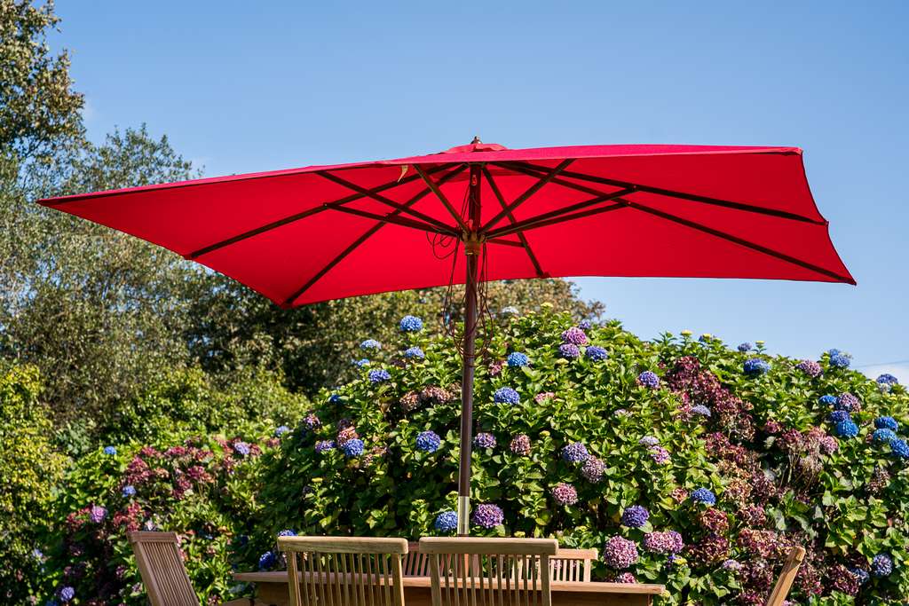 3x2 rectangular wood wooden parasol red 08 1