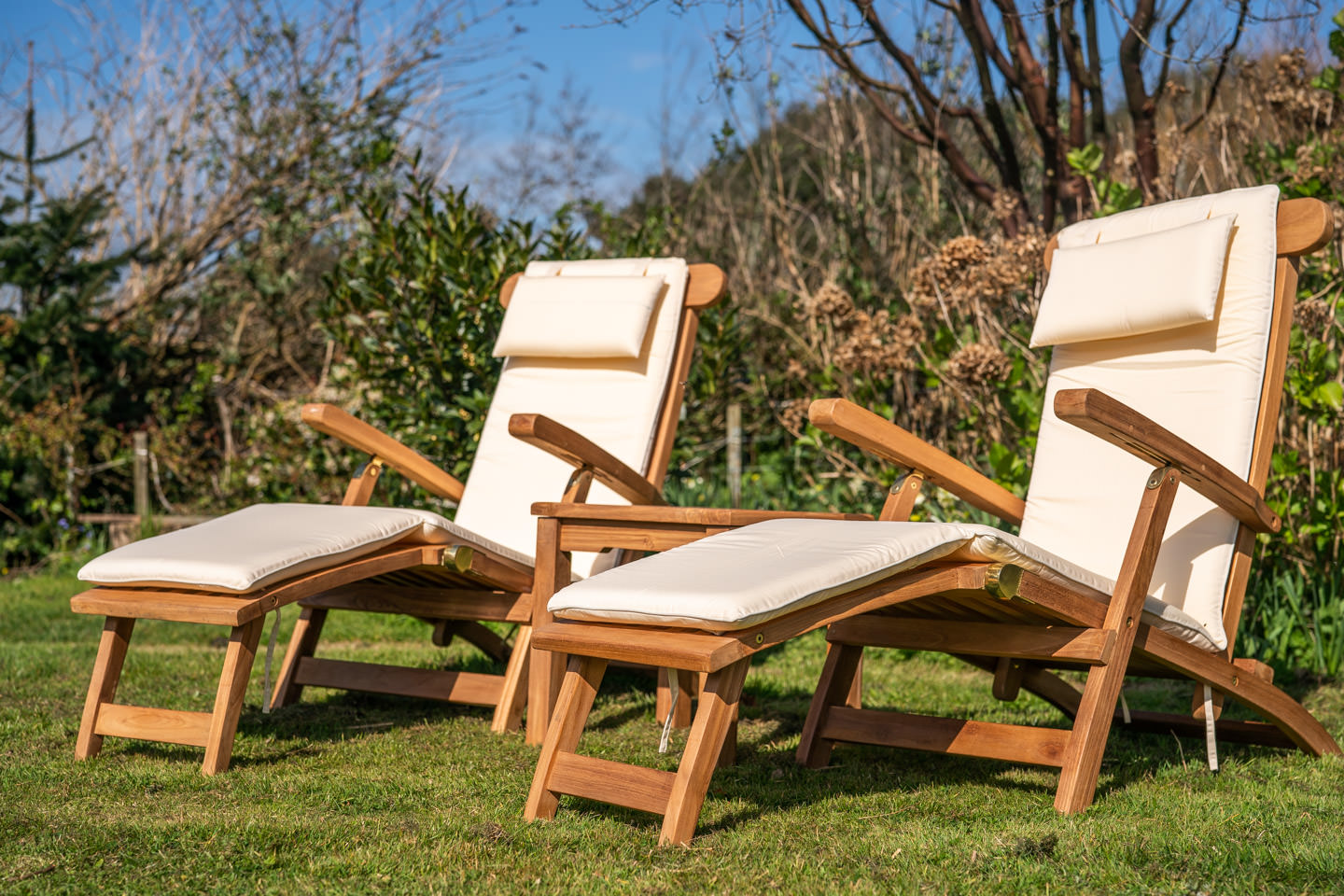 Deluxe Teak sun lounger couples set with cushions 6 1
