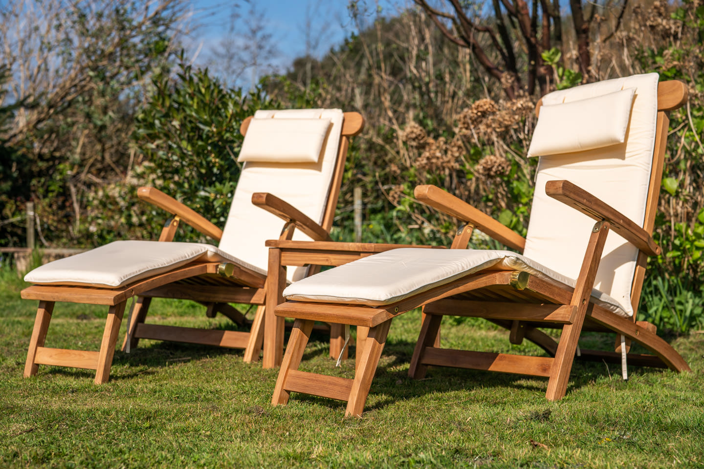 Deluxe Teak sun lounger couples set with cushions 7 1